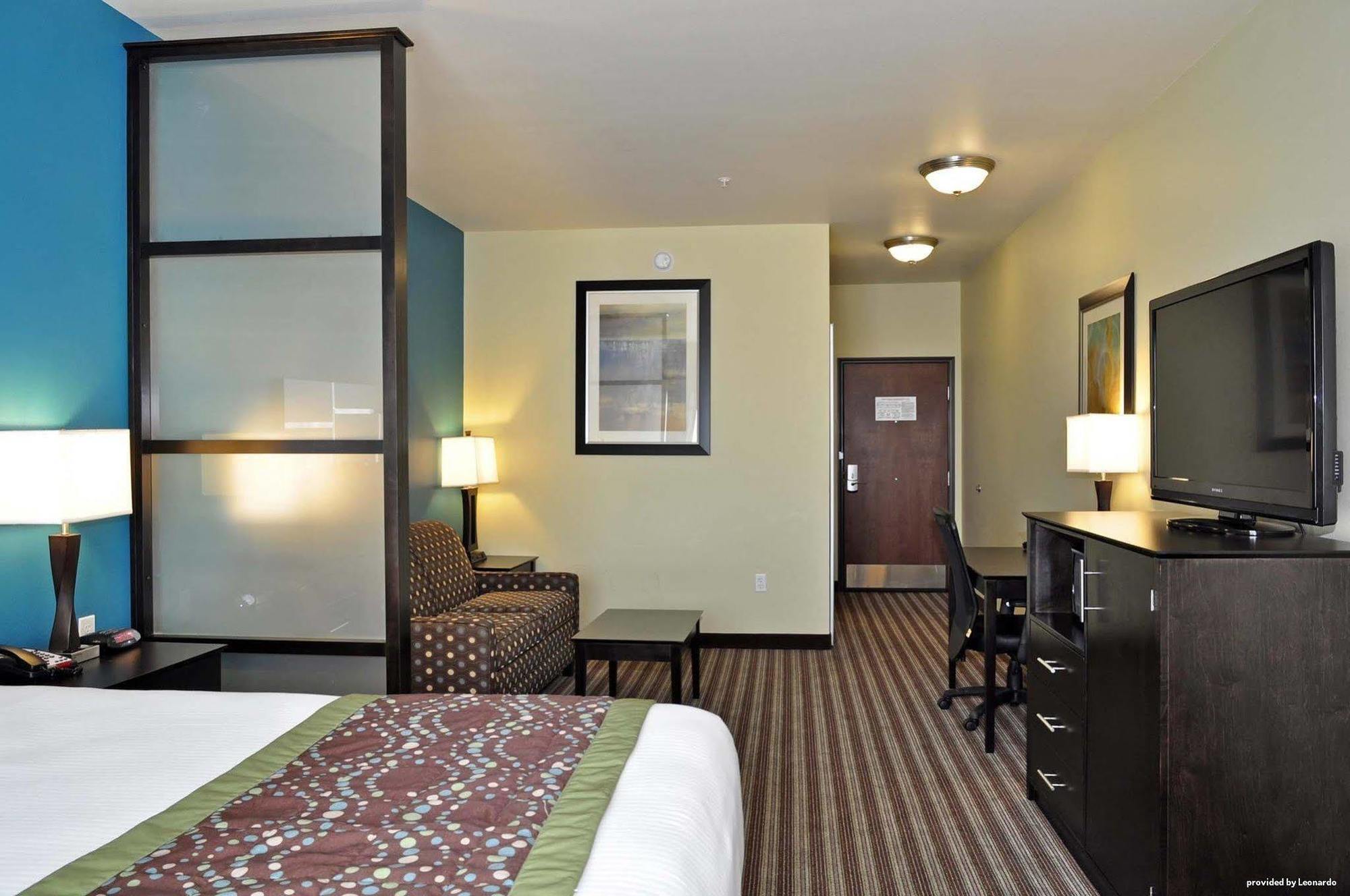 Best Western Plus Desoto Inn & Suites Mansfield Bilik gambar