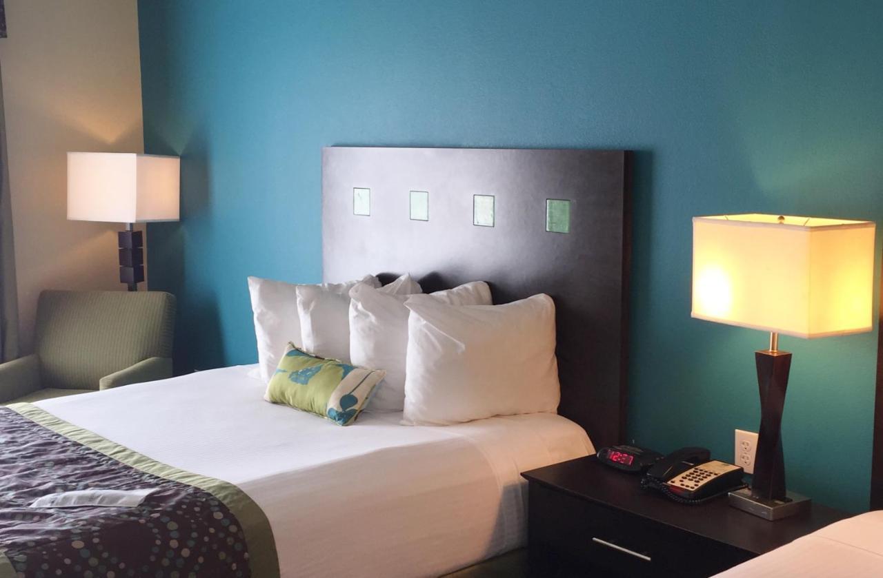 Best Western Plus Desoto Inn & Suites Mansfield Bilik gambar